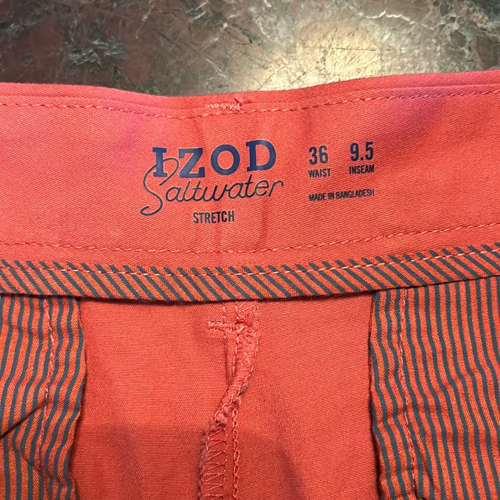 Izod Men’s Shorts Size 36 Stretch Salmon Color Excellent Condition Like New